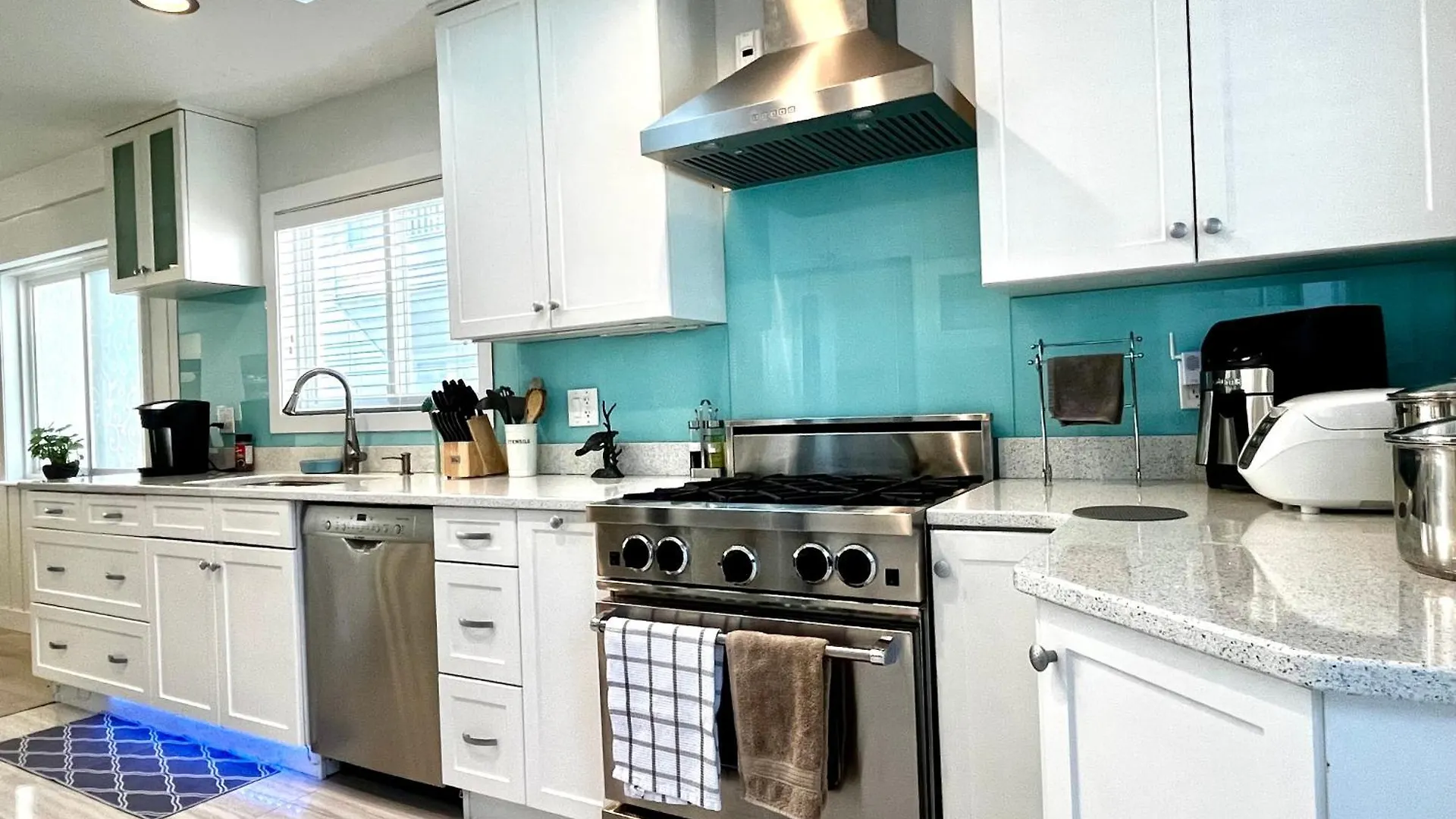 Ubytování v soukromí Cozy 3Br Holiday Retreat 2 Free Parking Ac King Bd Vancouver Kanada